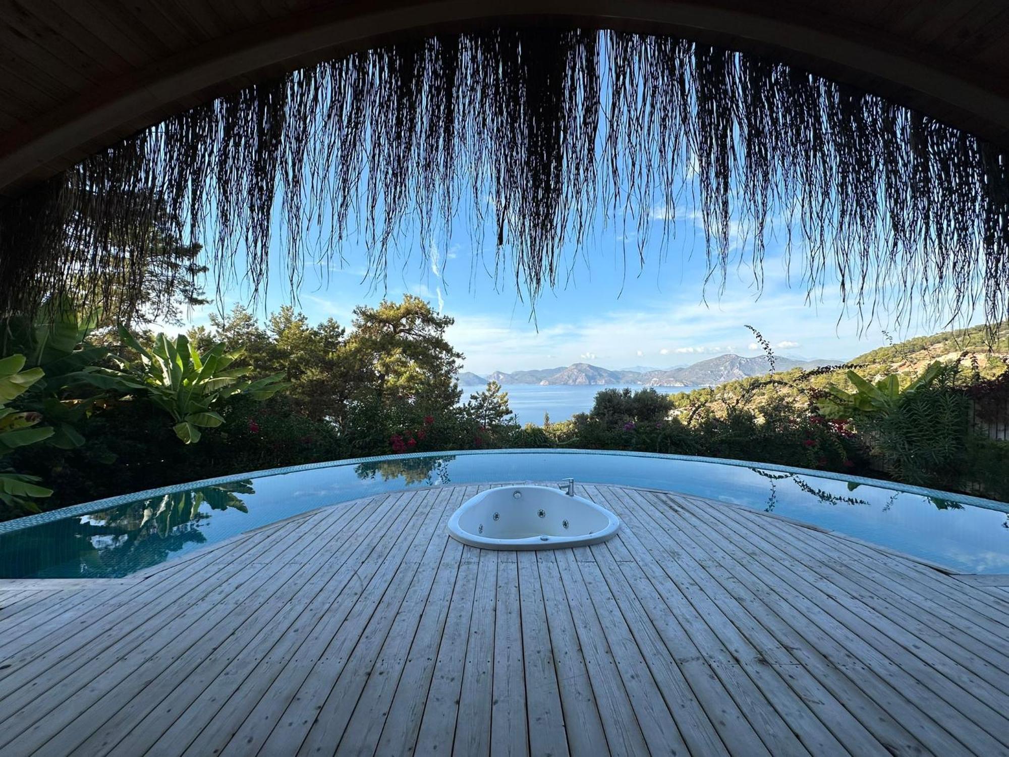 ホテル Seaview ファラリア エクステリア 写真